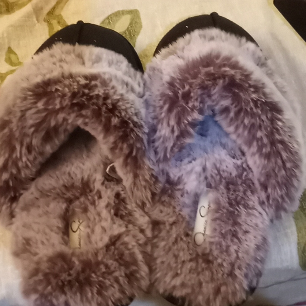 Jessica Simpson faux fur slip-on slippers